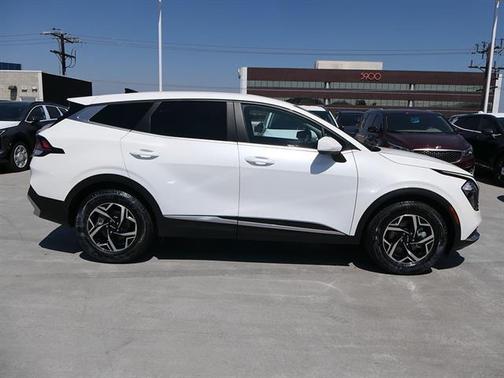 Snow White Pearl 2023 Kia Sportage LX