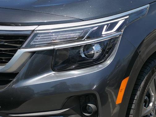 Gravity Gray 2022 Kia Seltos S