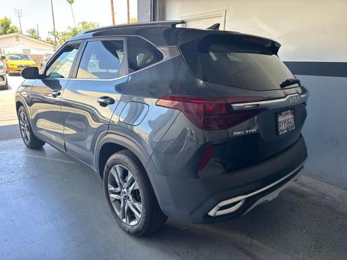 Gravity Gray 2022 Kia Seltos S