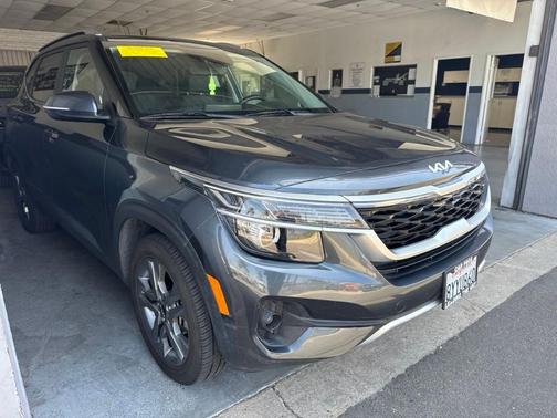 Gravity Gray 2022 Kia Seltos S