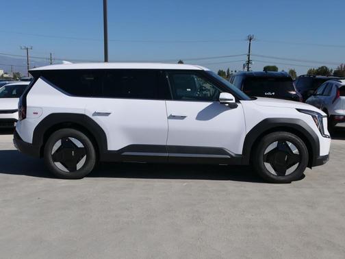 2026 Kia EV9 Light Long Range