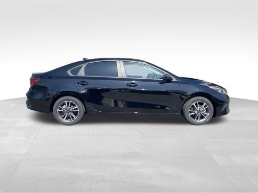 Aurora Black 2023 Kia Forte LXS