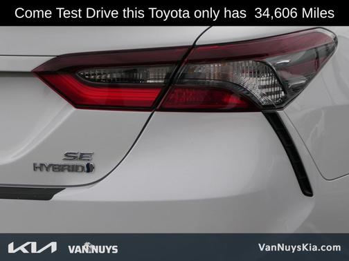 2023 Toyota Camry Hybrid SE