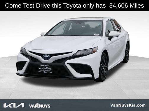 2023 Toyota Camry Hybrid SE