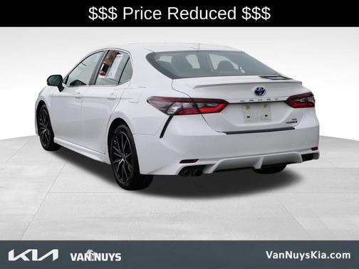 2023 Toyota Camry Hybrid SE