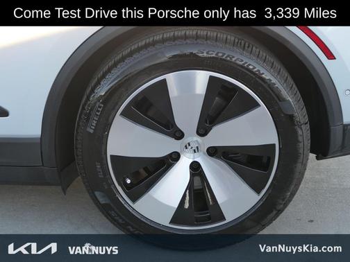 2024 Porsche Macan 4