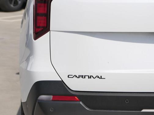 2025 Kia Carnival SX