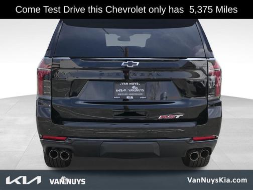 2025 Chevrolet Suburban RST
