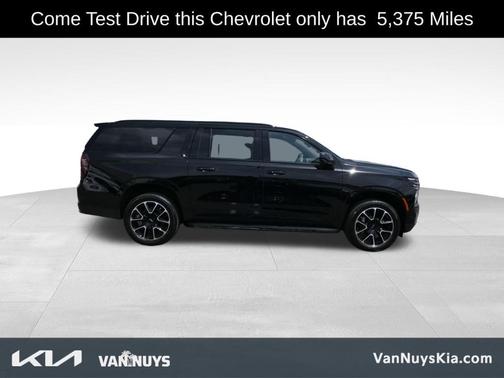 2025 Chevrolet Suburban RST