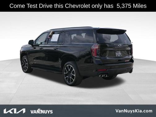 2025 Chevrolet Suburban RST