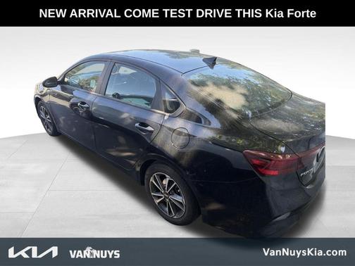 Aurora Black 2023 Kia Forte LXS