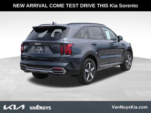 Gray 2023 Kia Sorento S