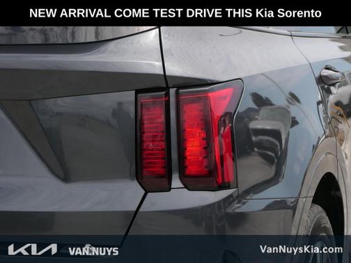 Gray 2023 Kia Sorento S