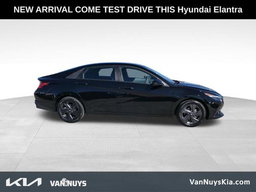 2023 Hyundai ELANTRA HEV Blue