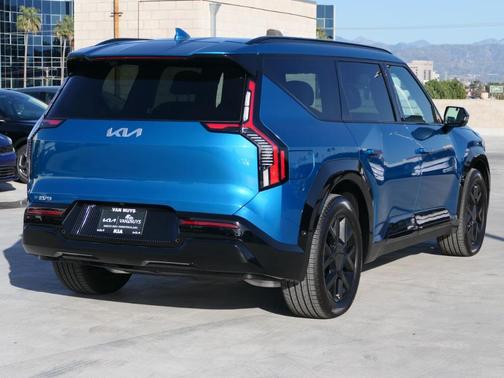 2026 Kia EV9 Land