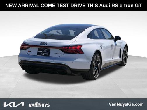 2024 Audi RS e-tron GT Base