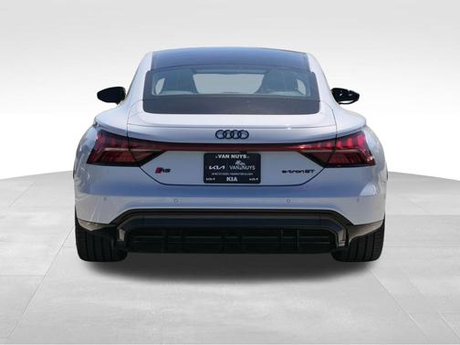 2024 Audi RS e-tron GT Base