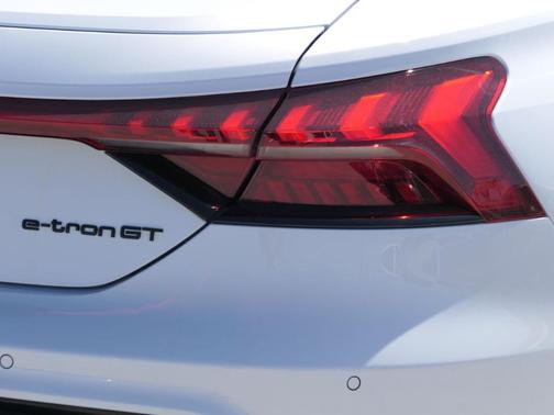 2024 Audi RS e-tron GT Base