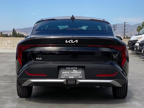 2027 Kia K4