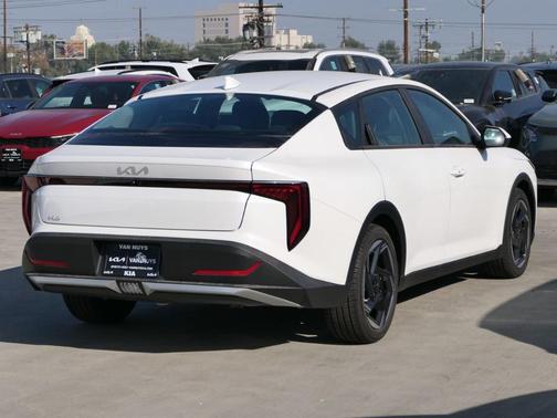 2025 Kia K4 EX
