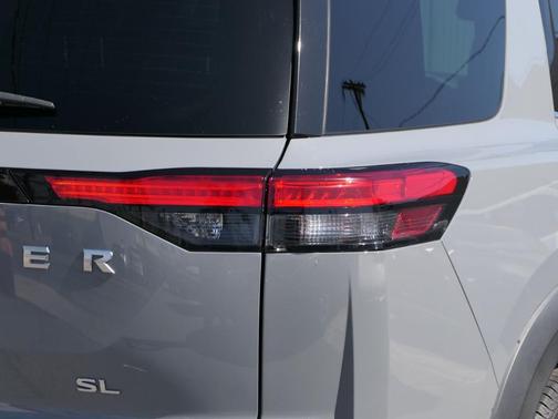 Gray 2 Tone 2022 Nissan Pathfinder SL