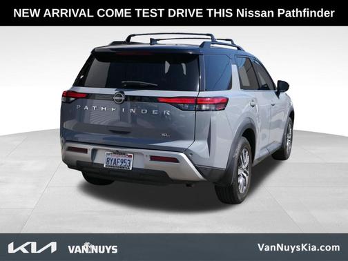 Gray 2 Tone 2022 Nissan Pathfinder SL