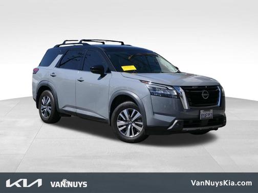 Gray 2 Tone 2022 Nissan Pathfinder SL