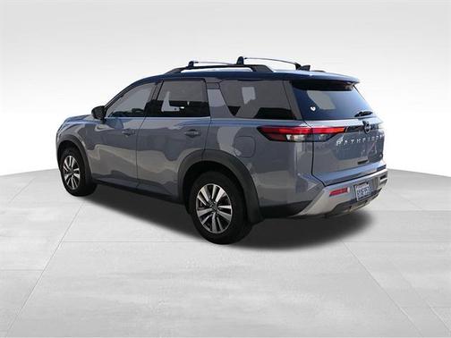 Gray 2 Tone 2022 Nissan Pathfinder SL