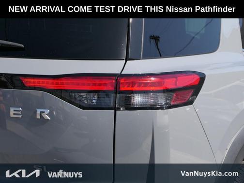 Gray 2 Tone 2022 Nissan Pathfinder SL