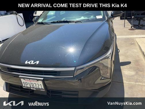 2025 Kia K4 LXS