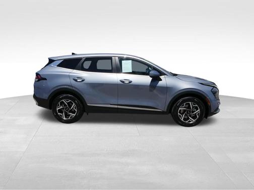 Silver 2025 Kia Sportage LX