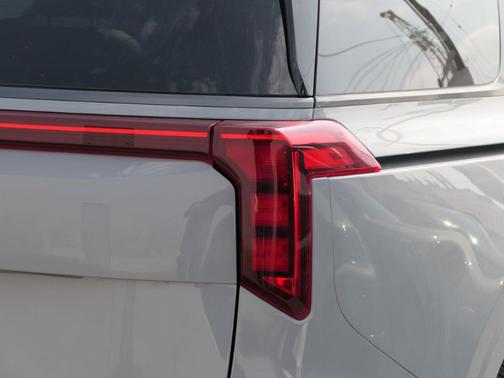 2025 Kia Carnival Hybrid SX