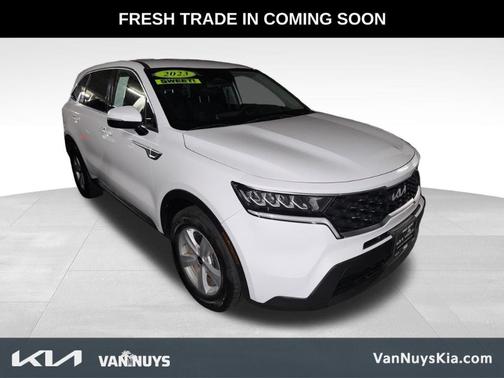 White Pearl 2023 Kia Sorento LX