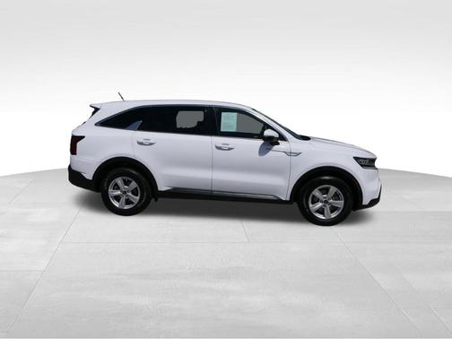 White Pearl 2023 Kia Sorento LX