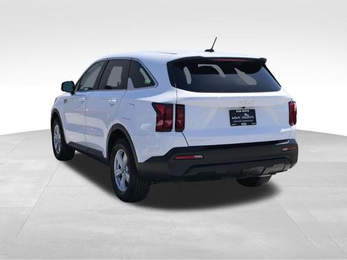 White Pearl 2023 Kia Sorento LX