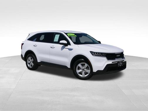 White Pearl 2023 Kia Sorento LX