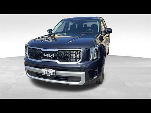 Metal 2025 Kia Telluride LX