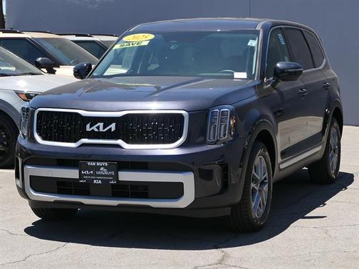 Metal 2025 Kia Telluride LX