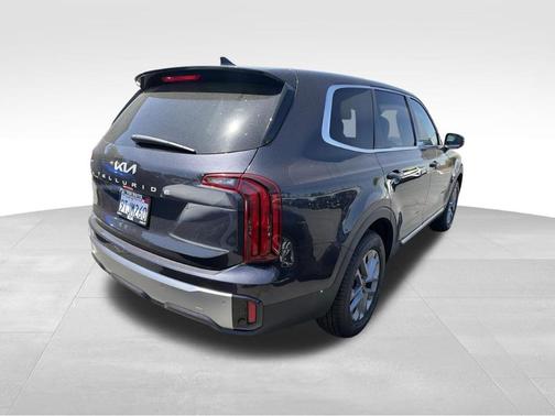 Metal 2025 Kia Telluride LX