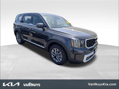 Metal 2025 Kia Telluride LX