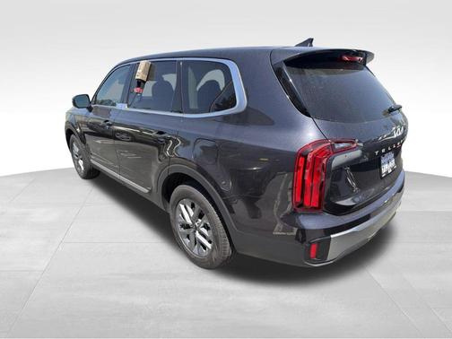 Metal 2025 Kia Telluride LX