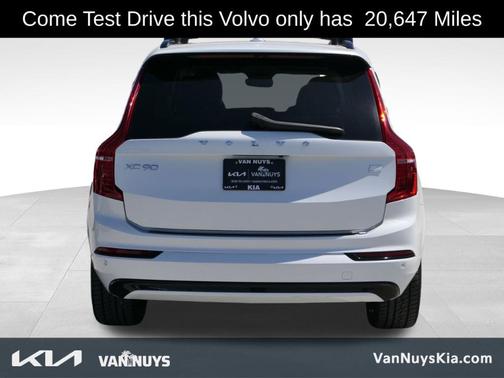 2023 Volvo XC90 Recharge Plug-In Hybrid T8 Plus Dark Theme 7 Passenger