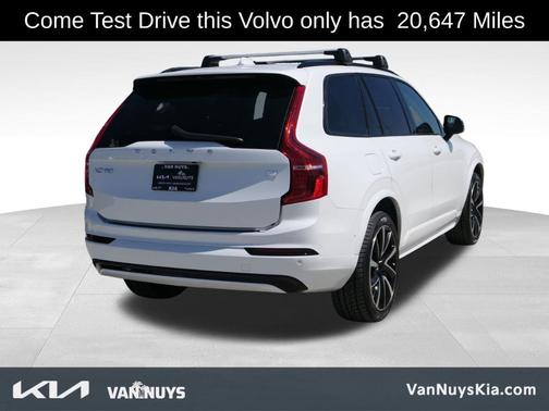 2023 Volvo XC90 Recharge Plug-In Hybrid T8 Plus Dark Theme 7 Passenger