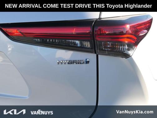 2022 Toyota Highlander Hybrid XLE