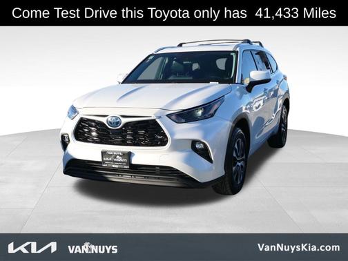 2022 Toyota Highlander Hybrid XLE