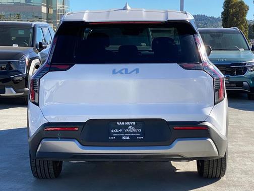 2026 Kia EV9 Light Long Range
