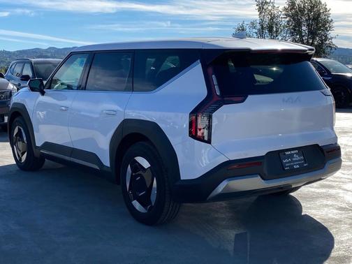 2026 Kia EV9 Light Long Range