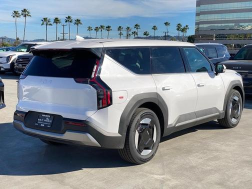 2026 Kia EV9 Light Long Range