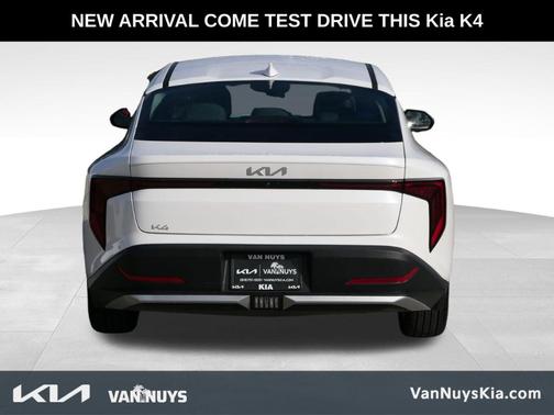 2025 Kia K4 EX