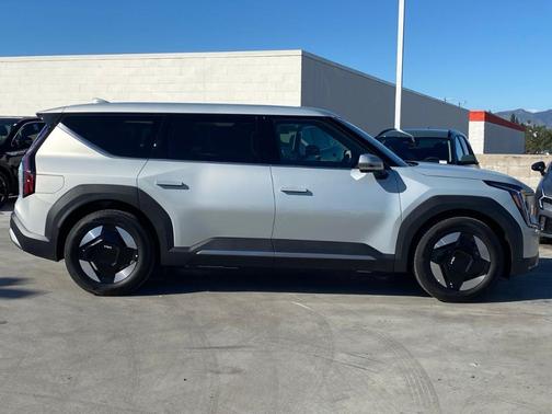 2026 Kia EV9 Light Short Range